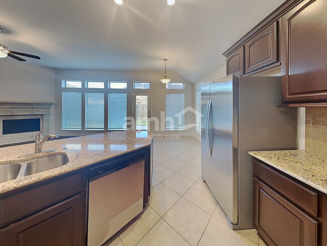 Photo - 2515 Pioneer Oaks Dr