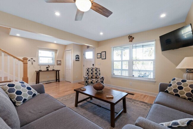 Photo - 123 Ferdinand Ave Unidad ID1281969P