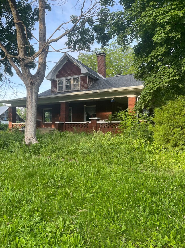 Photo - 330 S Madison St