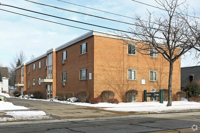 Photo - Madison Gardens Apartments
