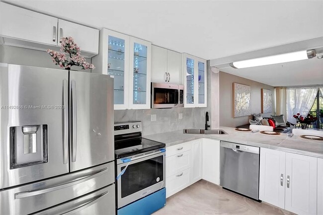 NEW APPLICESS - 7001 Environ Blvd Unit 703