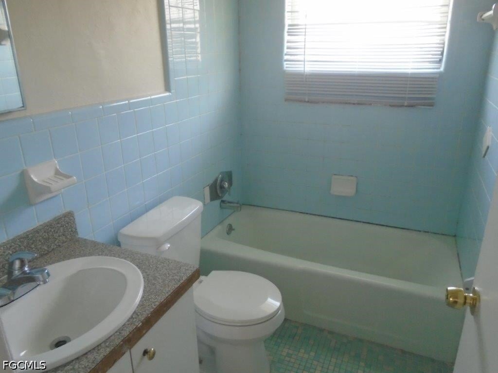 Photo - 2625 Linhart Ave