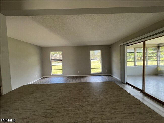 Photo - 1920 W Lakeview Blvd Unit 1