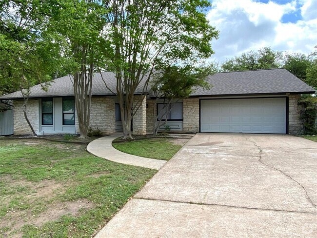 Building Photo - 11809 Highland Oaks Trail Rental