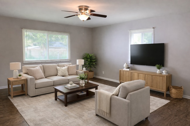 Photo - 2656 W 60th St