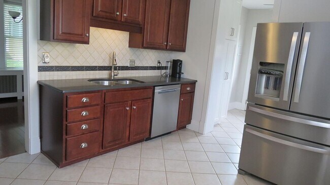 Photo - 1359 Harding Ave