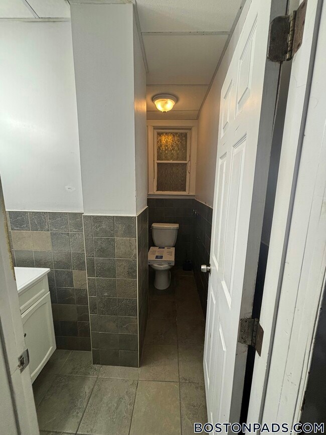 Photo - 289 Chelsea St Unit 2