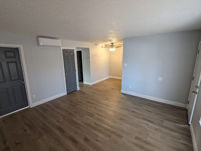 Harrison Court Apartments - Harrison Court Apartments