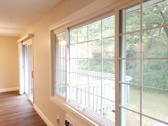 Photo - 220 Leighton Dr