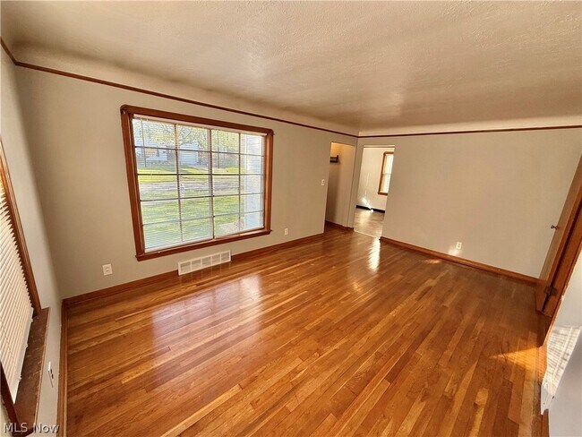 Photo - 19520 Maple Heights Blvd