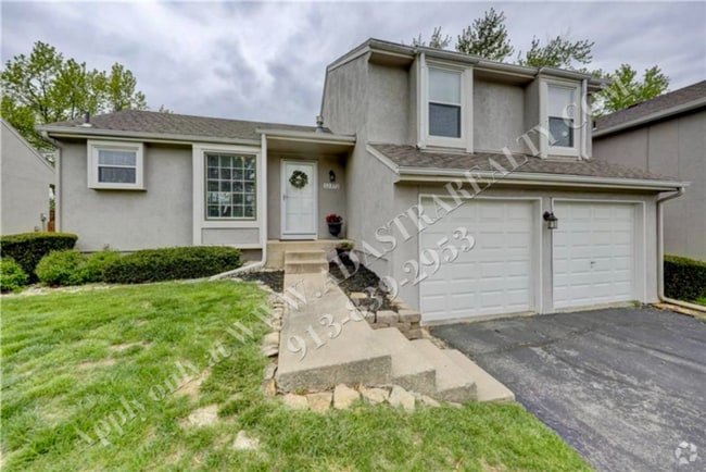 Building Photo - Beautiful Updated 3 Bed 3 Bath Home in Ove...