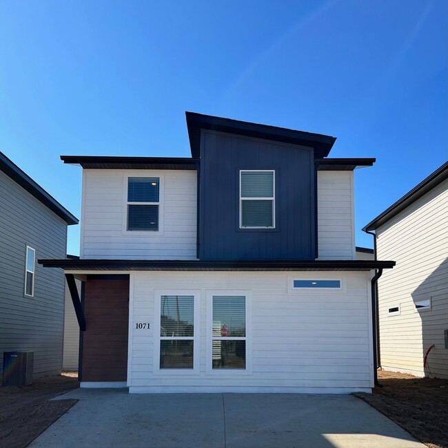 Now Leasing - Featherston Village - Modern... - Now Leasing - Featherston Village - Modern... House