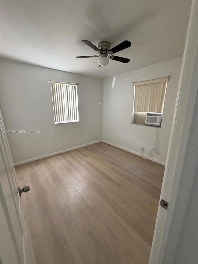 Photo - 319 Tyler St Unidad 2