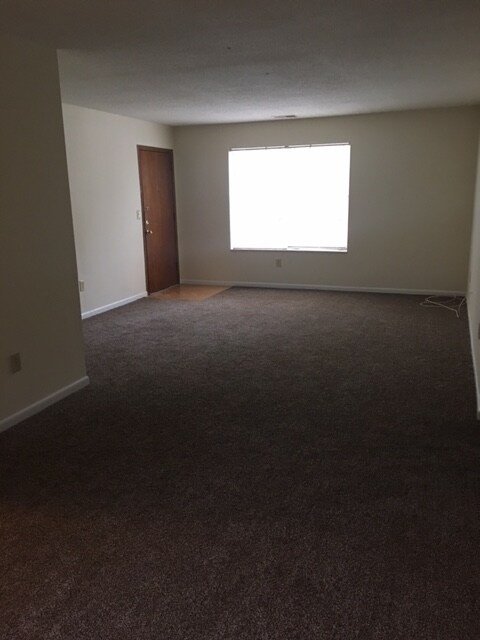 Sala de estar/ Entrada - Oaks Country Club Apartments