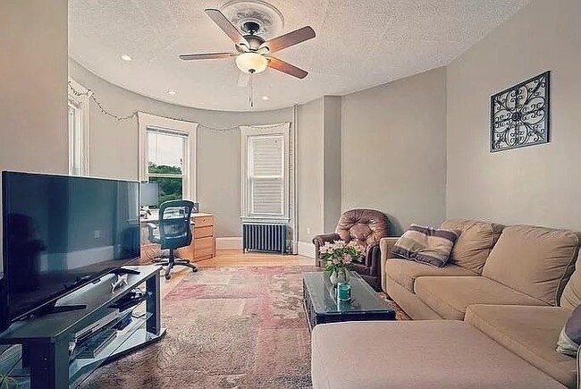 Photo - 762 Columbia Rd Unit 2B