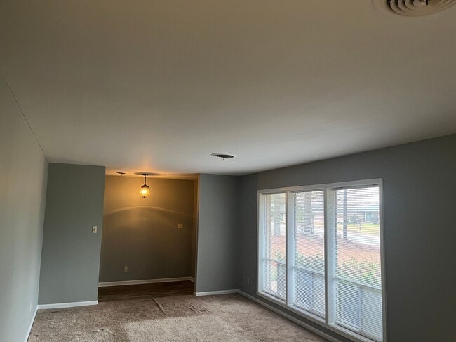 Photo - 382 Spenseth Dr