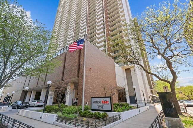 Photo - 6033 N Sheridan Rd Unit 19K