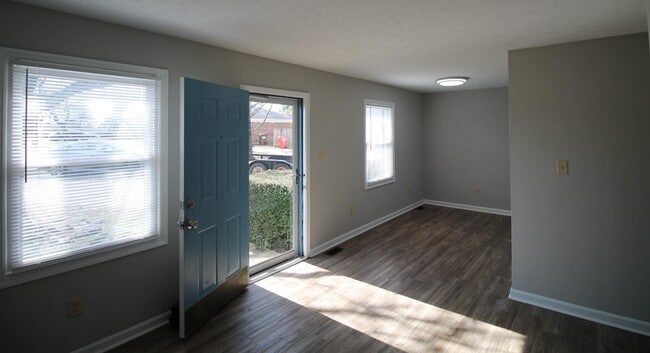 Photo - 124 Henry Ct