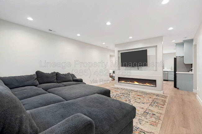 6311 W Antelope Flt Wy