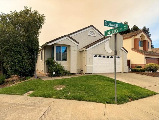 Photo - 900 Bluewater Dr