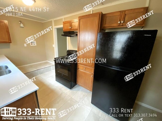 Photo - 1015 NE 44th St