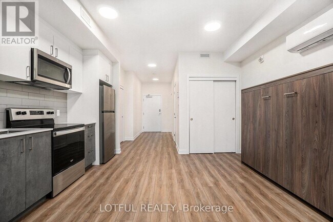 Photo - 630 Churchill Ave N