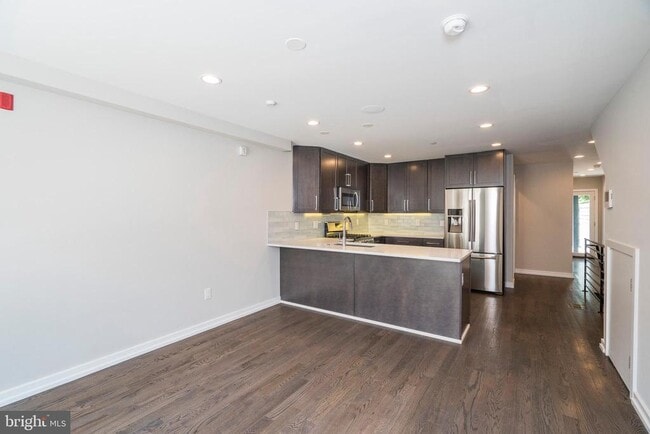 Building Photo - 1430 Clymer St Unit 1