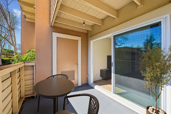 Private balcony - eaves Foster City