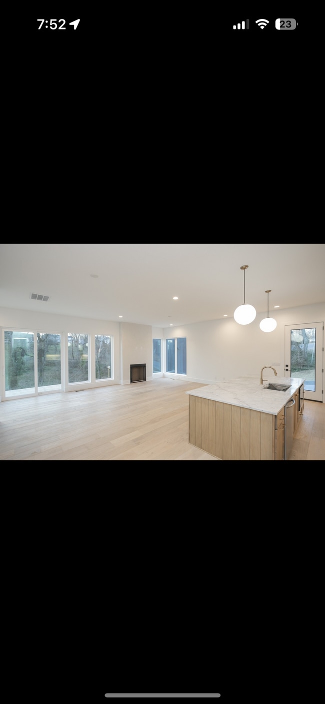 Building Photo - 113 McCall St