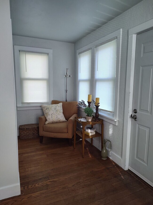 Cocina - 2203 Denton St