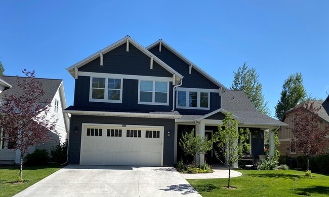 Photo - 530 Craftsman Way House