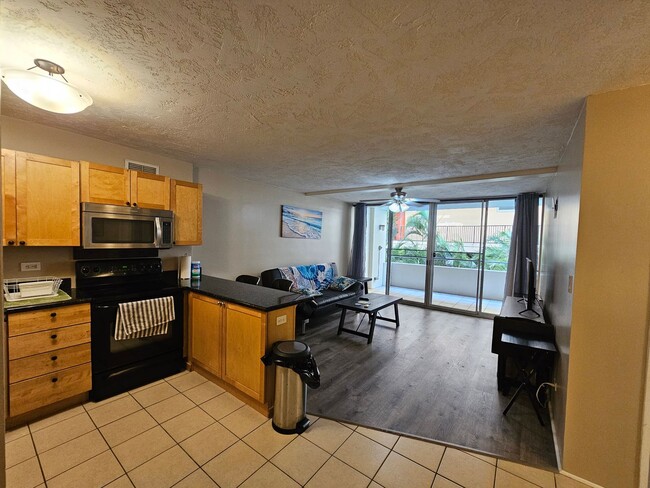 Photo - Window AC. Furnished. Near Beaches. (RRLLC) Unit 202