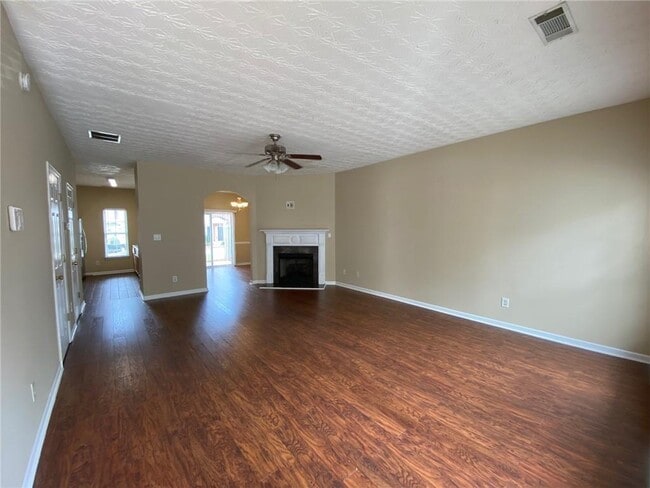 Photo - 646 Kenridge Dr