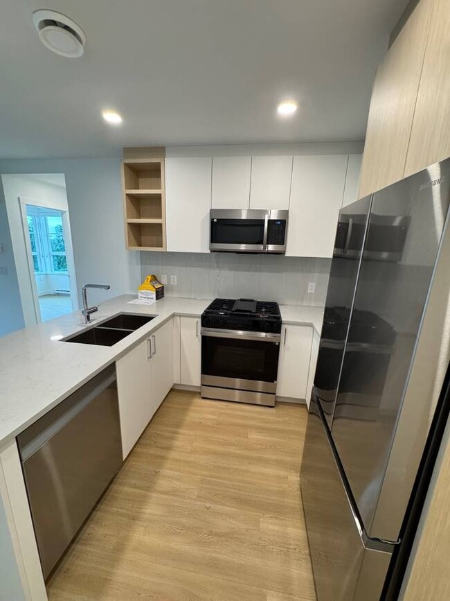 Photo - 723 Grover Av Unit 501