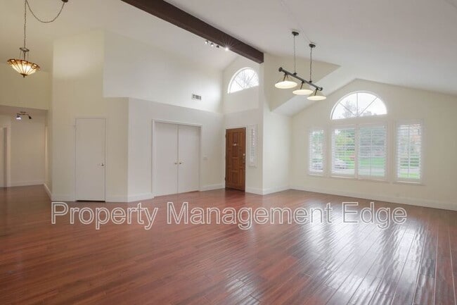 Photo - 30538 Colina Verde St