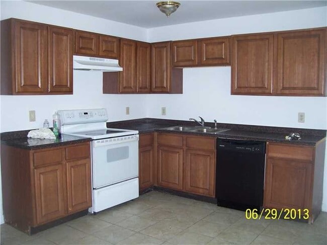 Photo - 406 Dubarry St