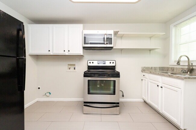 Photo - 1806 Dixon St