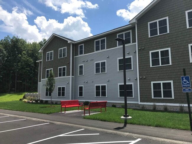 Building Photo - 52 E Ridge Dr Unit 110