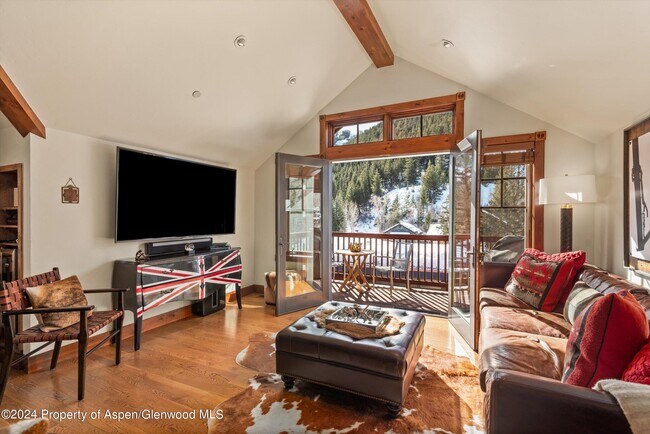 Photo - 503 W Main St Unit B202