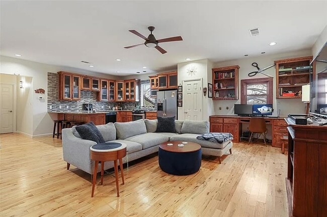 Photo - 5217 Richard Ave Unit B