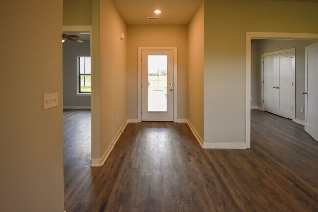 Photo - 4 Bedroom 2 Bathroom Home In Farmington, AR.