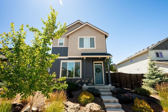 Building Photo - Freshly Updated 3Bed Home: Community Pool ...
