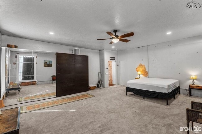 Building Photo - 101 N Waggoner St Rental