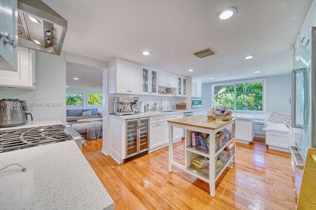 Photo - 3227 Riviera Dr