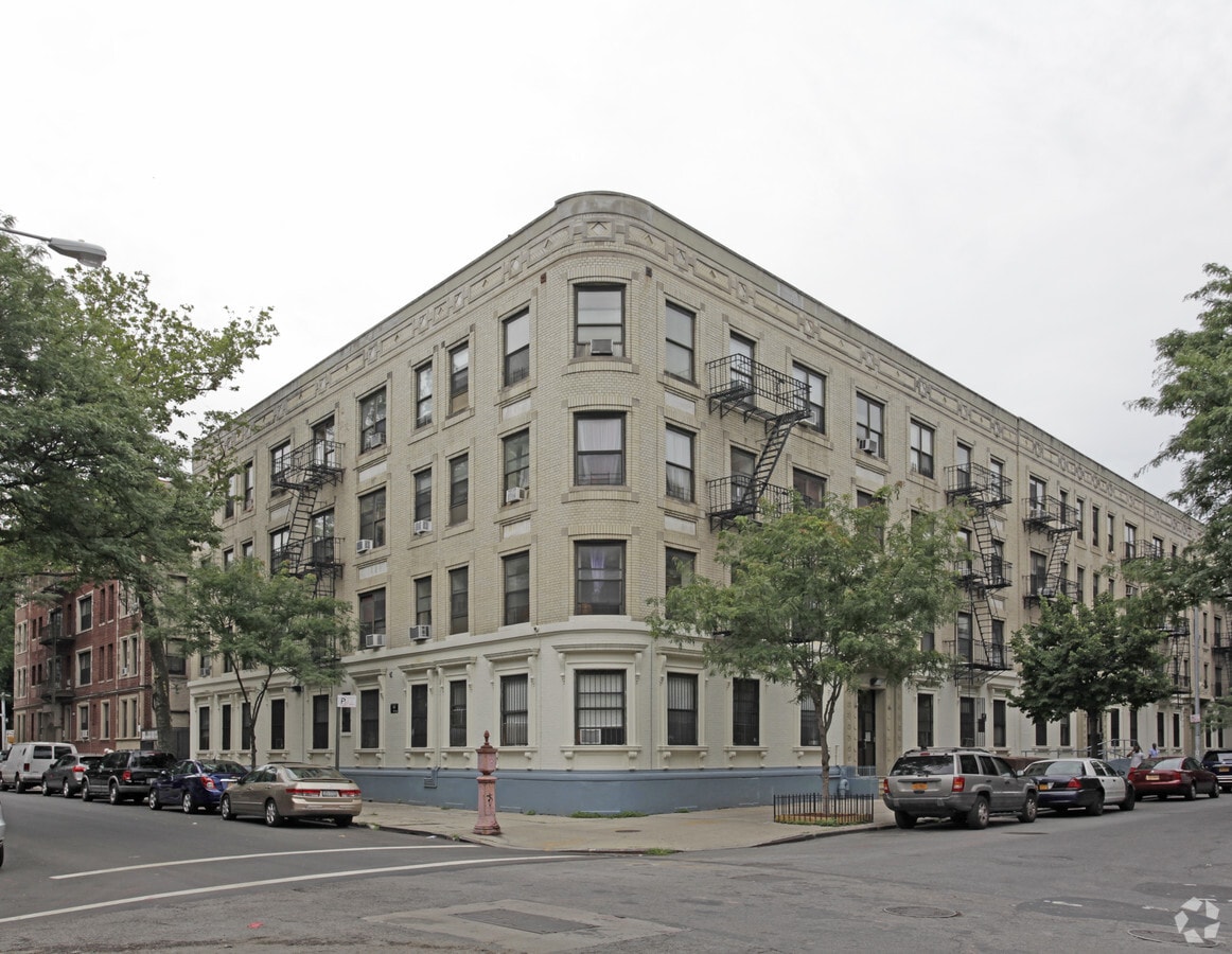 Photo - 79 Woodruff Ave