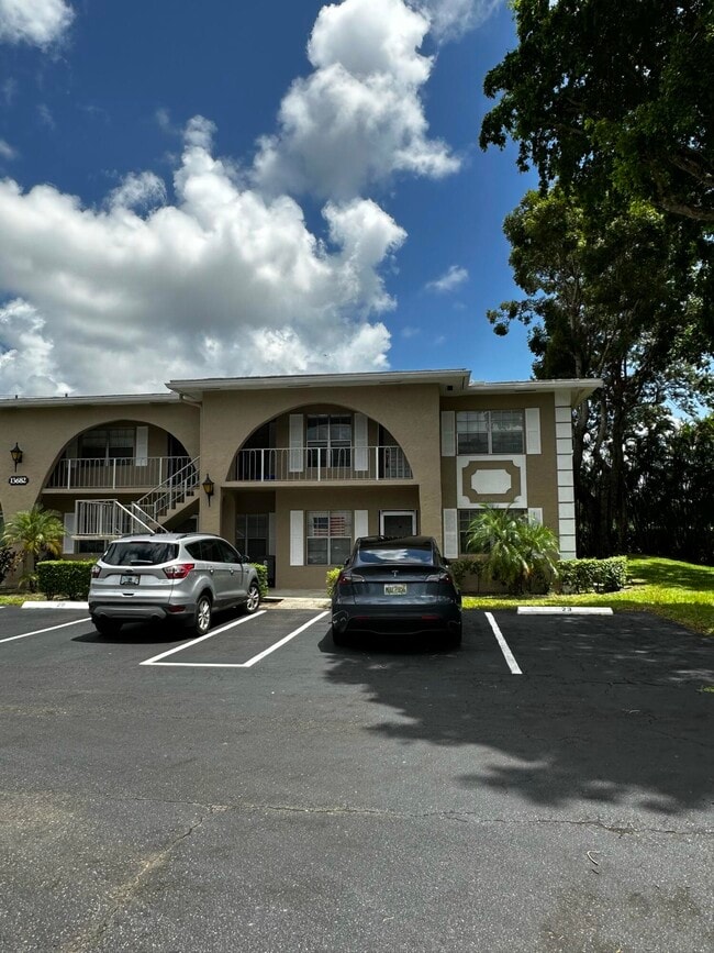 Photo - 13682 Vía Flora Unidad H