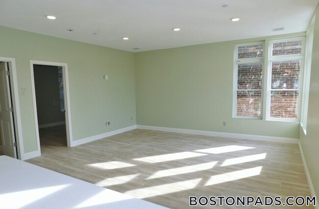 Photo - 10 Roxbury St Unidad 7
