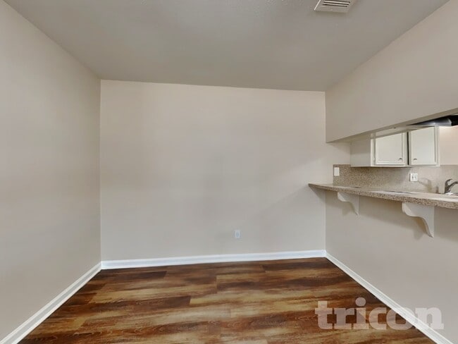 Photo - 10406 Kirkwren Dr