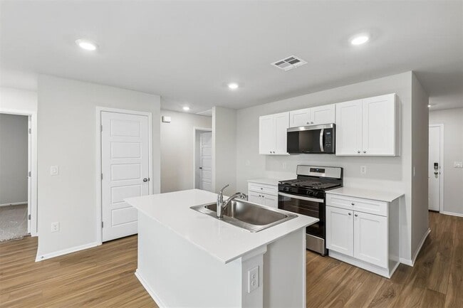 Photo - 8812 SW 31st St