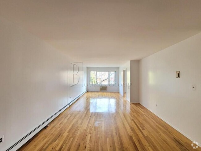 Building Photo - 3 bedroom in ASTORIA NY 11103 Unit 3 Rental